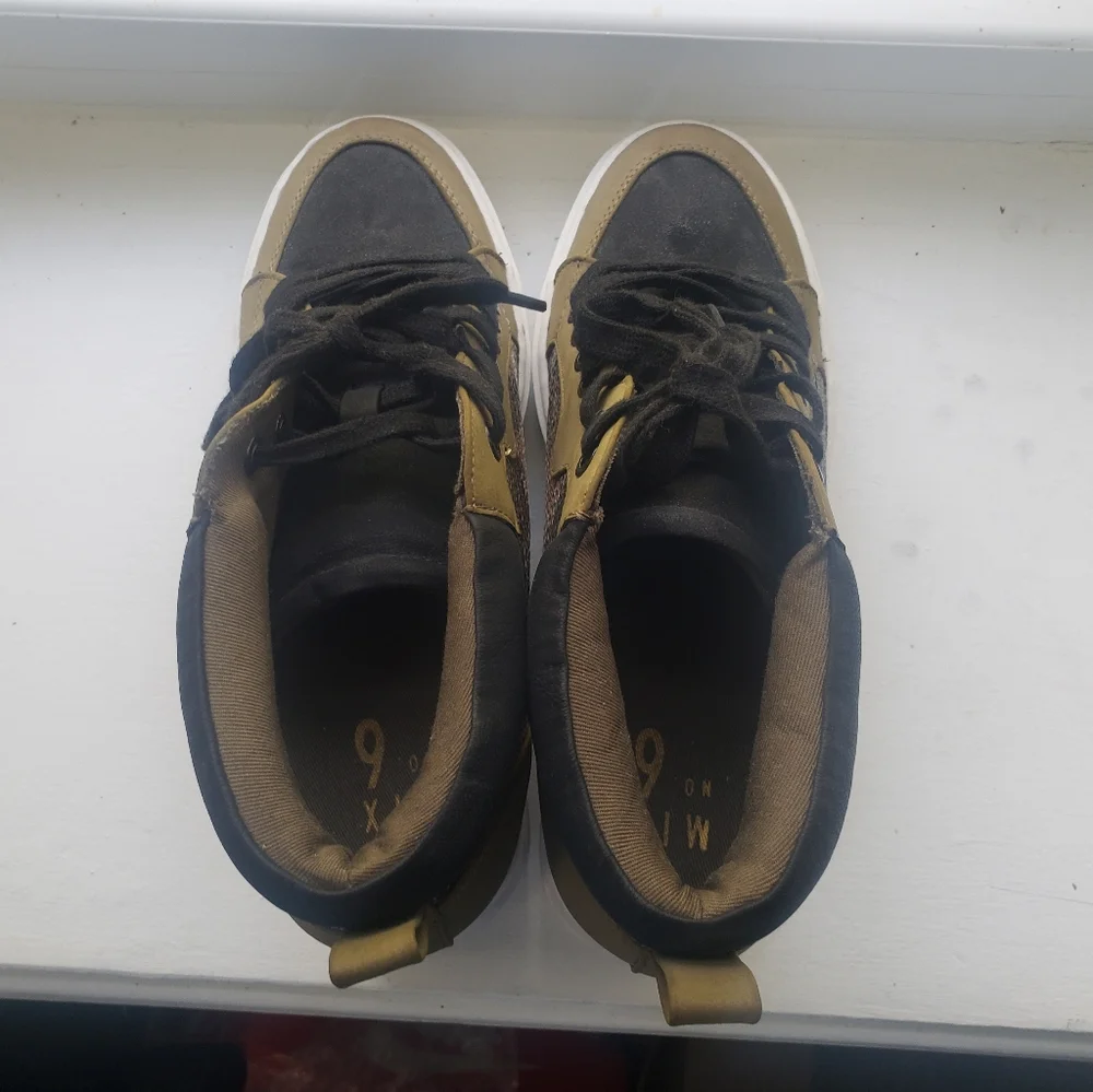 Shoe - Picture 4 of 5